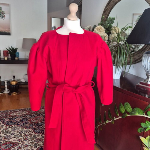 Milkwithe red outerwear like new, size S