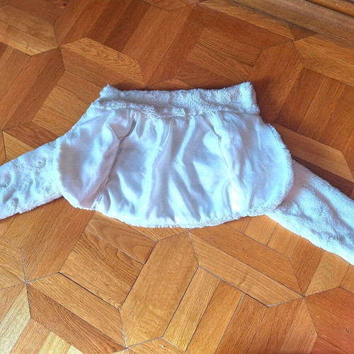Fur bolero for girl 4 years like new, white