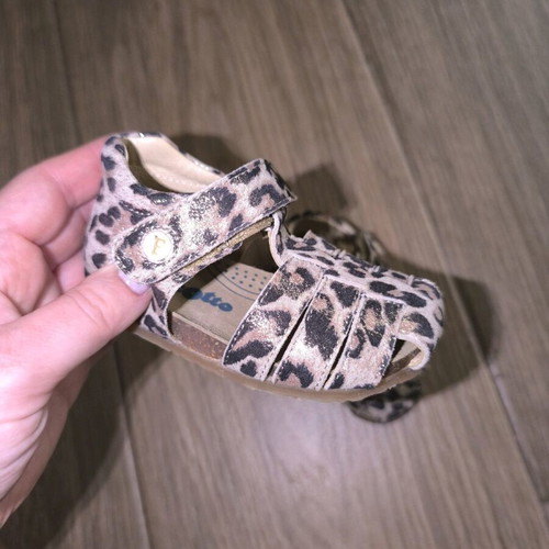 Girls' leopard sandals new with leather insole