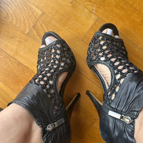 Leather unique ankle boot Boutique 9 no 38 with 11cm heel like new, black