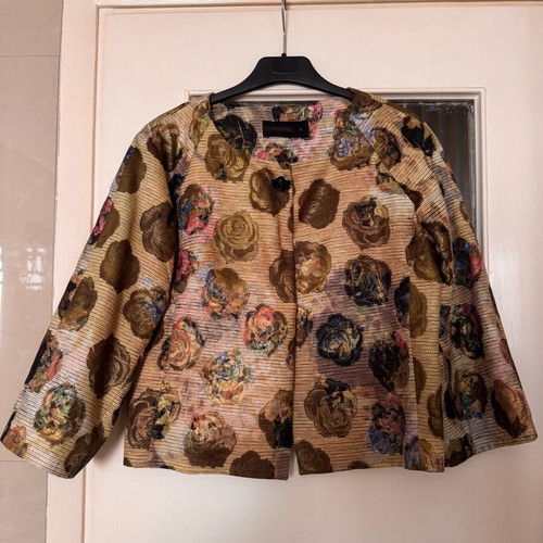 Short jacket with 3/4 sleeve, colorful, like new, sizes L-XL