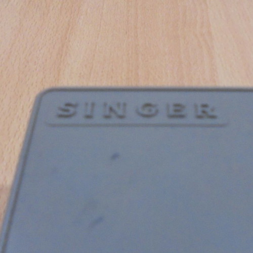 Singer old plastic storage box for threads and needles used