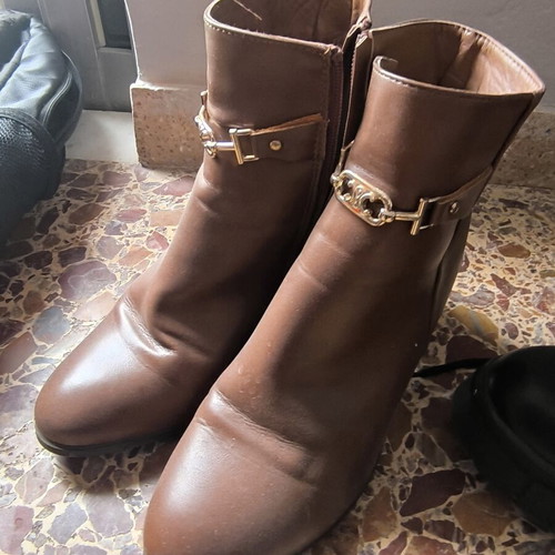 Brown ankle boots size 40