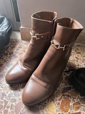 Brown ankle boots size 40