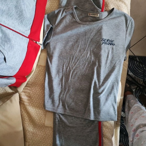 Tracksuit set used with pants, blouse and jacket gray-red