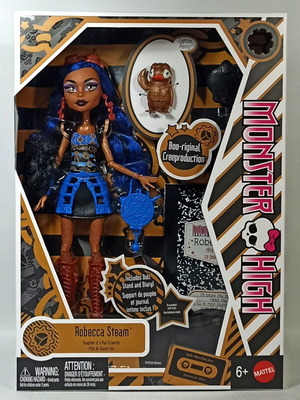 Monster High Robecca Steam doll new with accessories