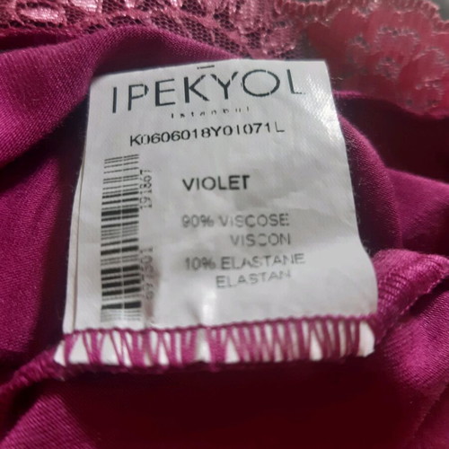 Magenta blouse like new, size M, viscose