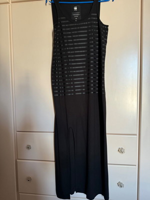 Raw σπορ φόρεμα νέο, μέγεθος XS, μαύρο με σκίσιμο στο πλάι