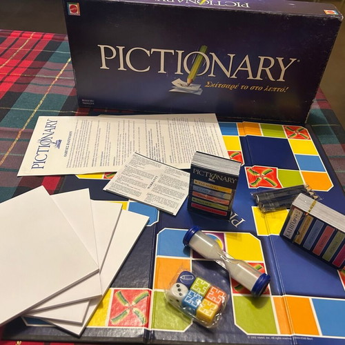 Pictionary board game 2002 like new