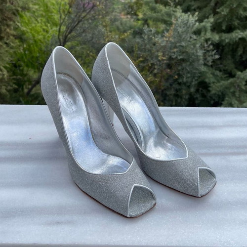 Mourtzi silver open-toe pumps like new, size 39