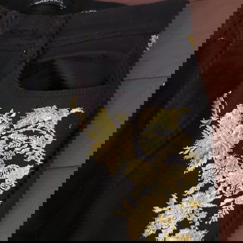 Bershka black pants XS with gold embroidery like new