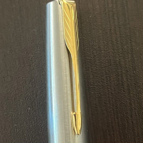 Parker Frontier Gold Trim Edition pen like new, silver finish