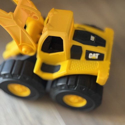 Cat Loading Vehicle toy like new