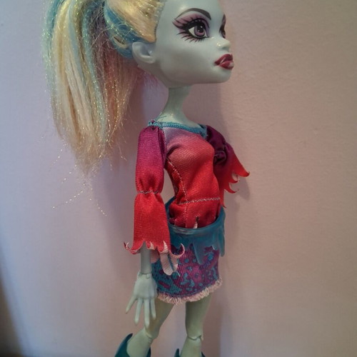 Monster High Abbey Bominable doll used with minor damage