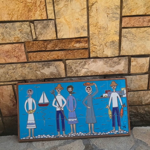 Ceramic artwork used, 12 handmade pieces with natural wood frame