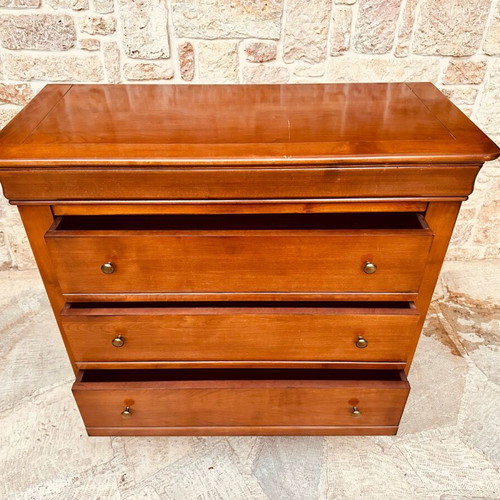 Vintage chest of drawers made of solid mahogany like new