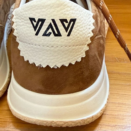Emanuelle Vee suede sneakers like new, size 41, white and brown