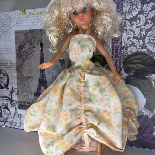 Bibibo B Period Goldilocks doll used with classic wear and dress