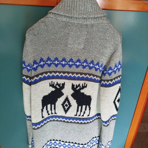Explorer cardigan gray XL like new, perfect condition