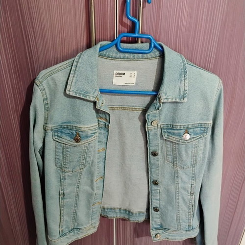 Bershka Light Blue Denim Jacket Size M Like New