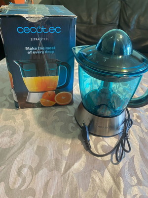 Juicer new with opened packaging