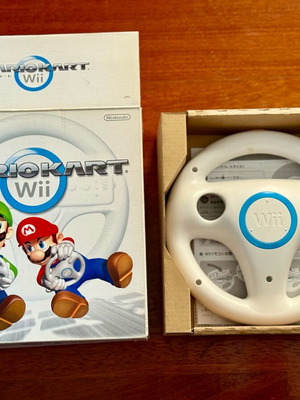 Mario Kart Nintendo Wii Wheel like new, complete in box