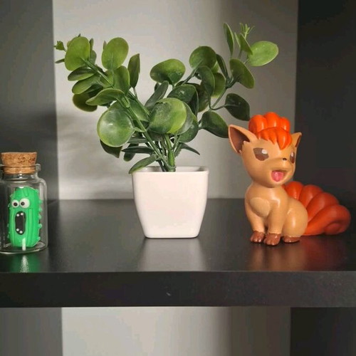 Vulpix Pokemon 3D figure like new, 7cm height