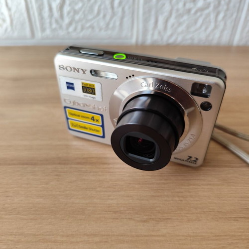 Sony Cyber-shot DSC-W110 camera like new