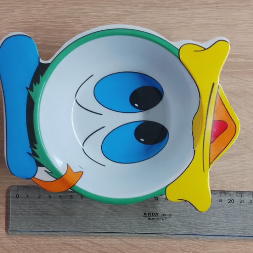 Plastic Donald Duck kids snack plate like new