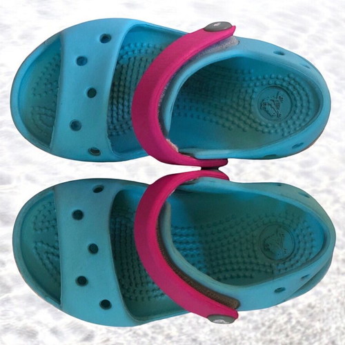 Crocs sandals size 6 USA (22-23 EU) for beach
