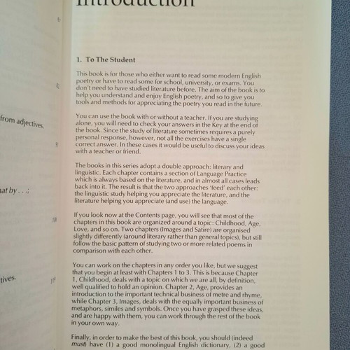 Modern Poetry book like new, English language