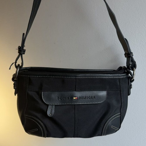 Tommy Hilfiger Handbag used, black, sporty style