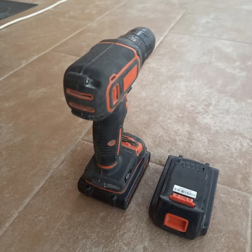 Black+Decker 18V drill driver with 2 batteries, lightly used