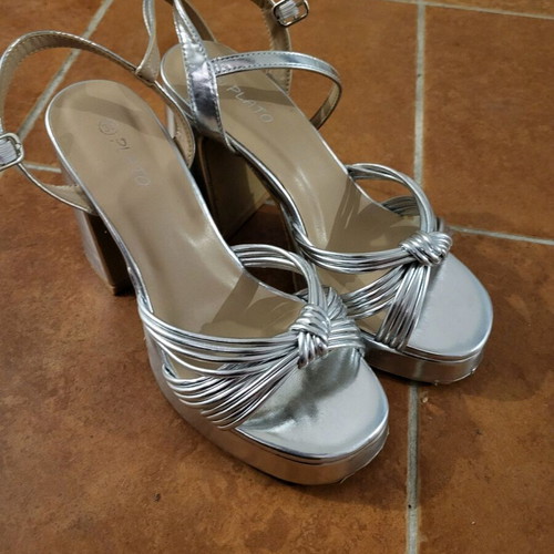 Silver sandals size 39 like new