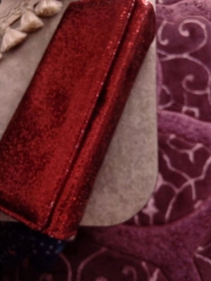 Red shoulder bag like new with black chain