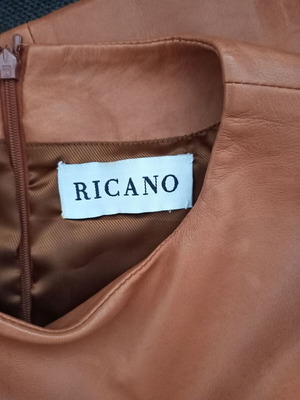 Φόρεμα δερμάτινο Ricano σαν καινούργιο, καφέ, μέγεθος Μ