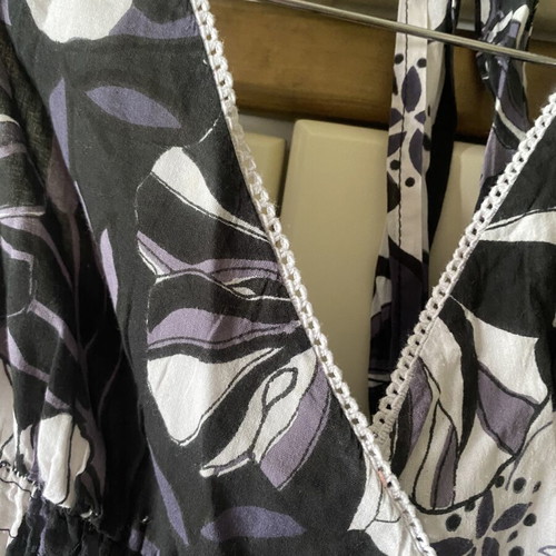 Raxevksy dress like new, black and purple, size S with elastic