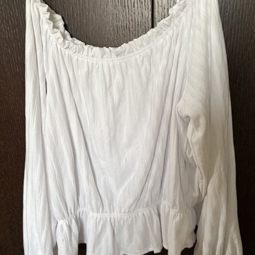 White H&M Off-Shoulder Blouse Like New Size L