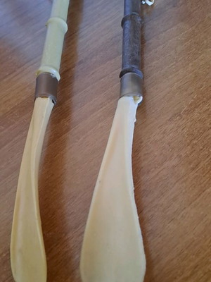 Back scratchers and shoehorns used, set of 2, 40 cm