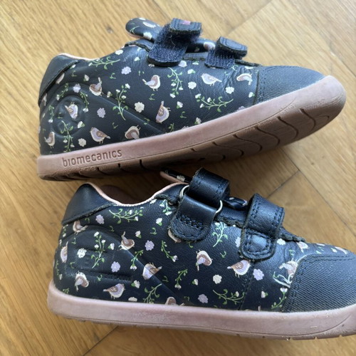 Biomecanics baby shoes size 22 like new