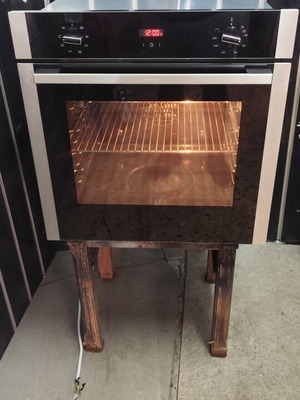 Neff Built-In Oven Like New, Fully Functional with Two Trays and Grill