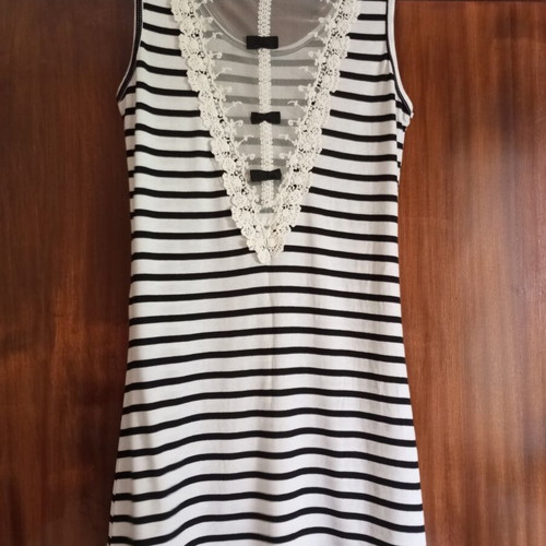 Sleeveless striped dress with tulle and lace back, like new, S/M