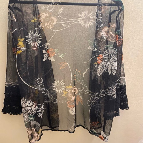 Maurices kimono like new, one size, multicolor