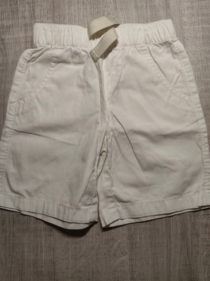 Nautica Bermuda shorts like new, white, 2 years old boy