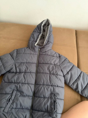 United Colors of Benetton grey padded jacket with plush hood, size 150 cm