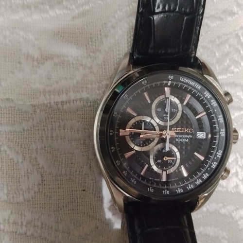 Seiko Chronograph 100m wristwatch like new, black leather strap
