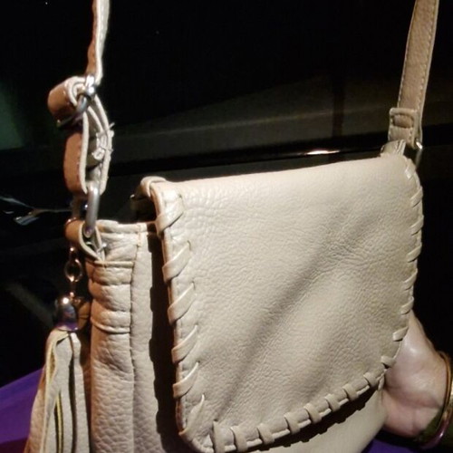 Beige shoulder bag like new with zipper 20×25 cm