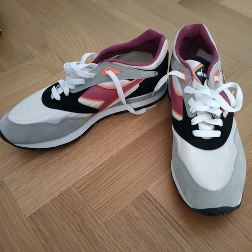 Vintage Diadora Pulse athletic shoes size 44 new, multicolor