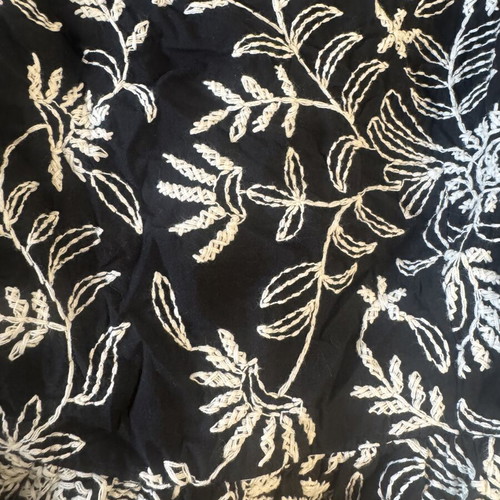 Zara embroidered crop top size M like new, black with white floral