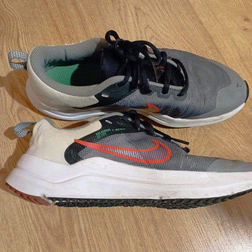 Nike Downshifter 12 NN kids shoes multicolor used, size 37